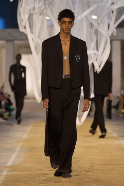 Look 49